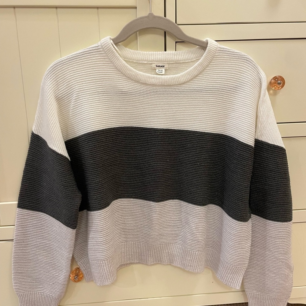 Garage sweater size XS